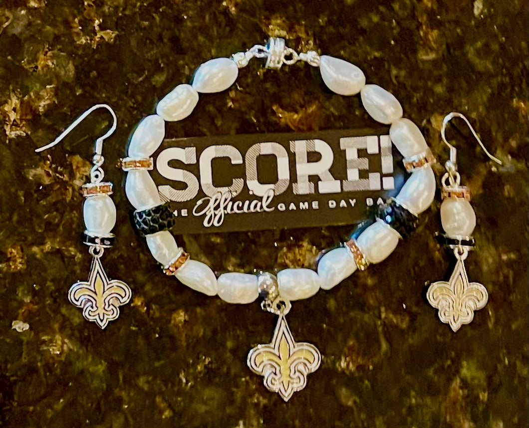 New Orleans saints fleur-de-lis's pearl and rhinestone bracelet and earrings